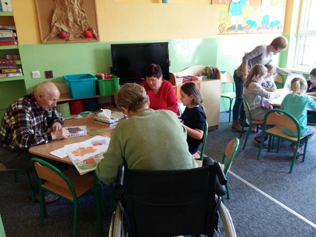 Zajęcia międzypokoleniowe w SP2 07.10.16